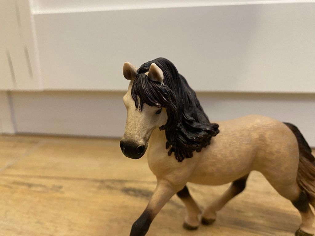 Figurka konia schleich klacz andaluzyjska