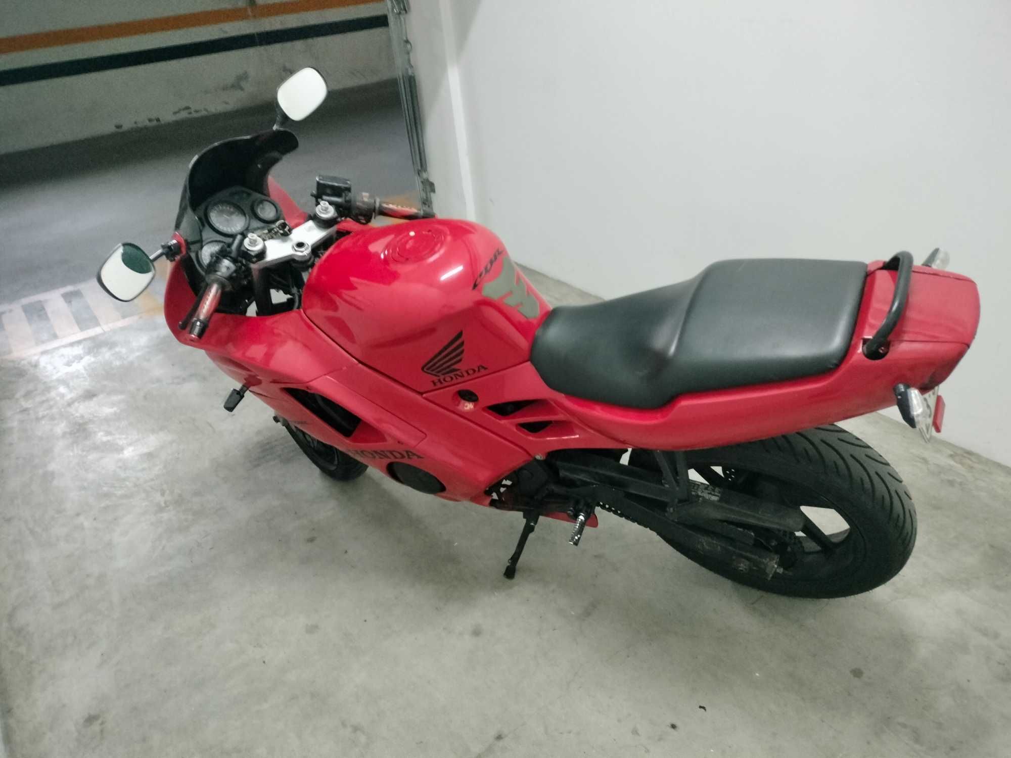 Linda Honda CBR 600 F