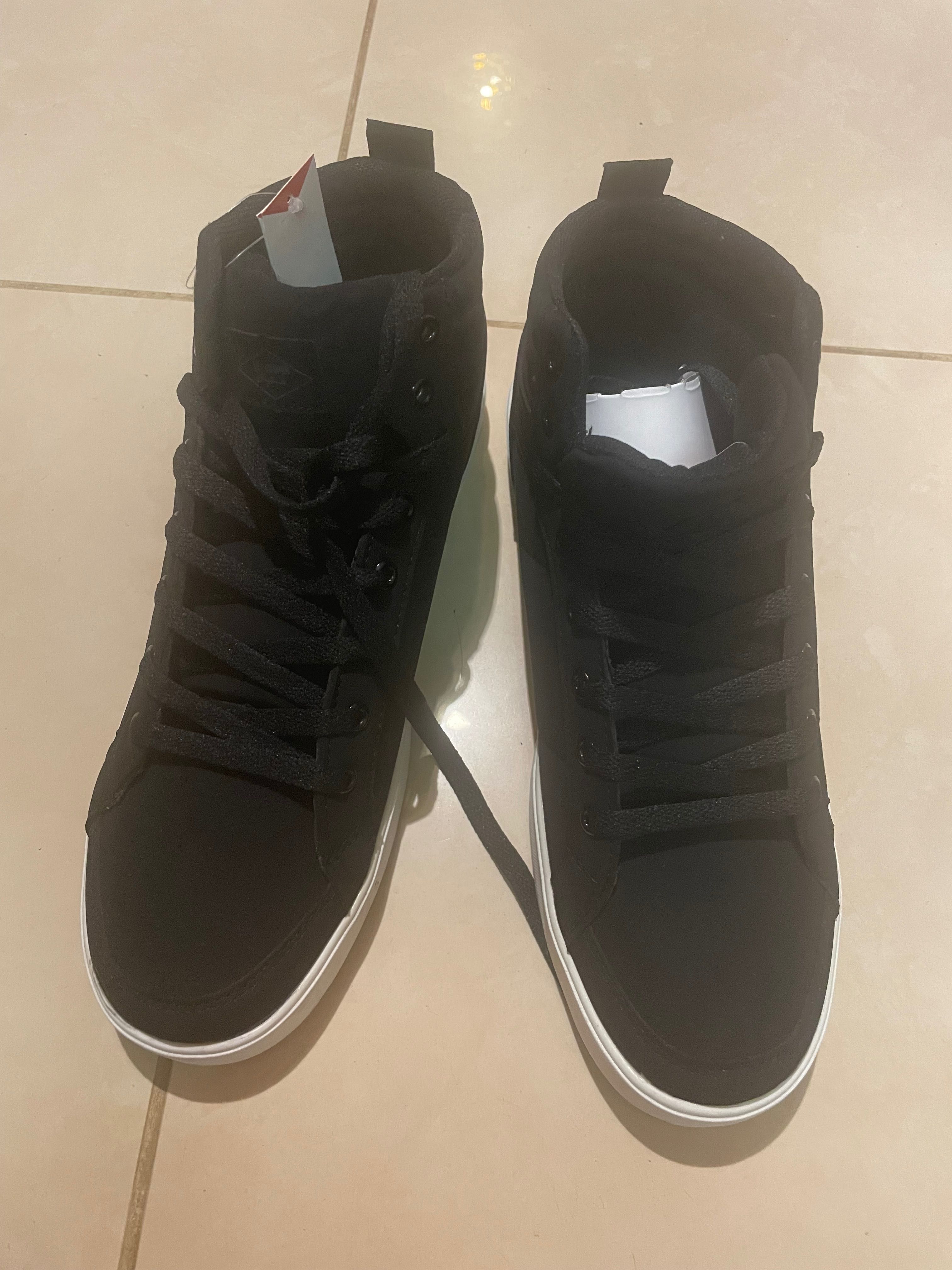 Продам кеды мужские Lee cooper