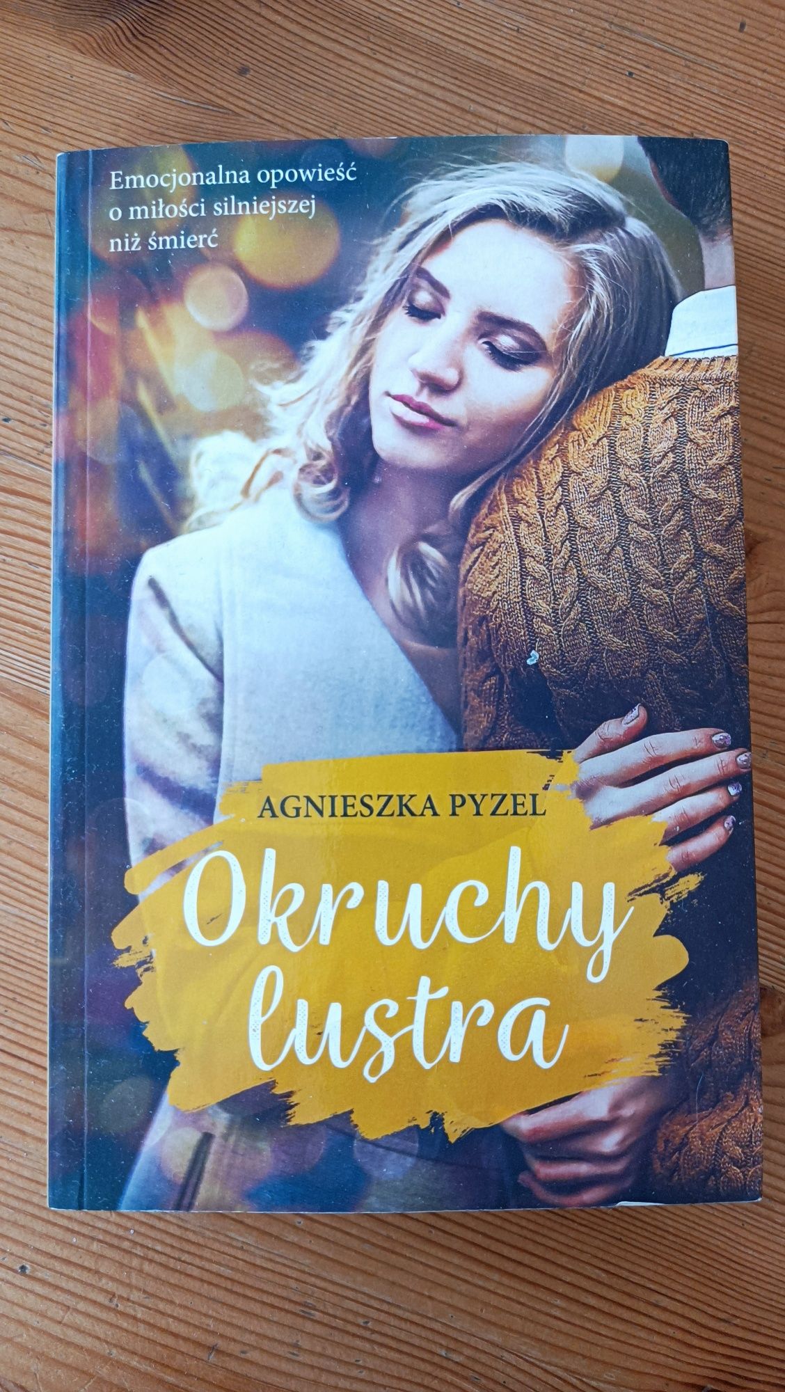 Książka "Okruchy lustra" Agnieszka Pyzel