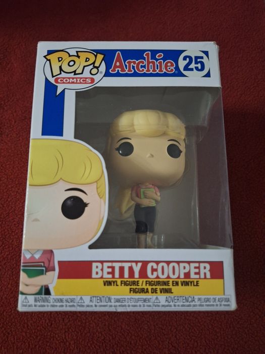 funko pop riverdale archie betty cooper