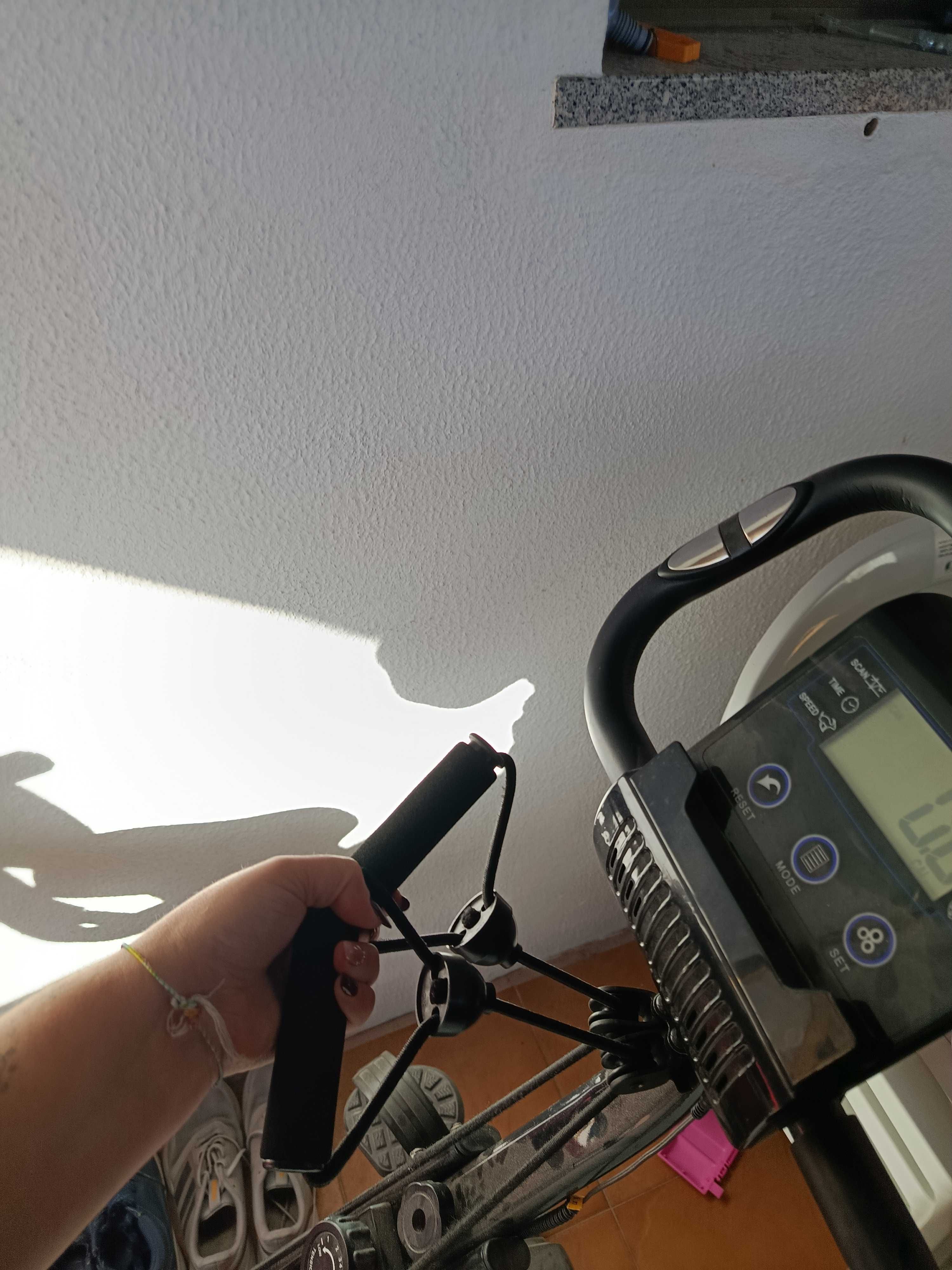 Vendo bicicleta de exercício como nova