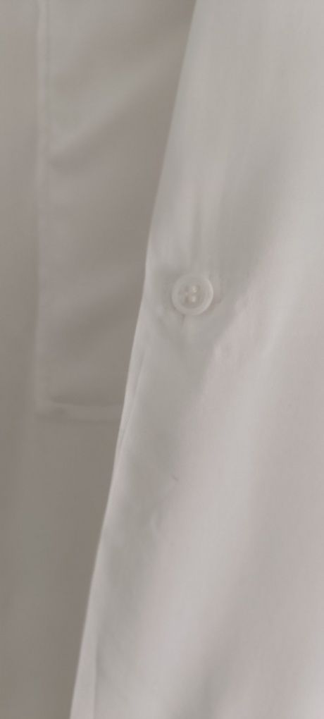 Camisa branca de manga comprida marca Zara. Tamanho S. Usada