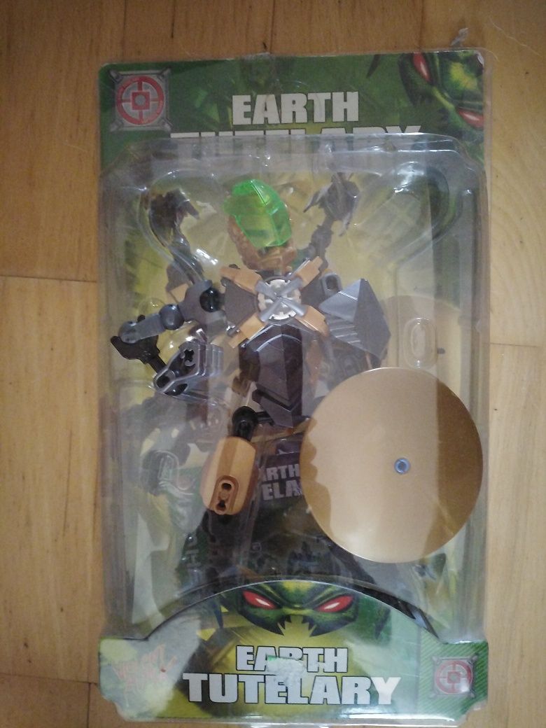 Figurka robot Earth Tutelary