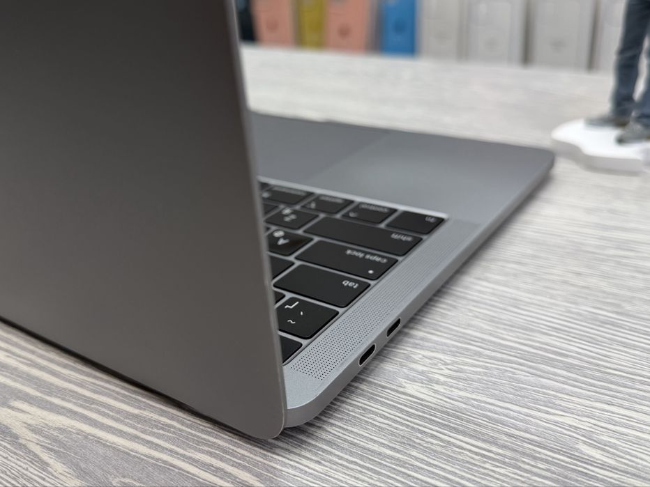 MacBook Pro 13  i5 / RAM 8 / SSD 256 GB / Space Grey / 2018