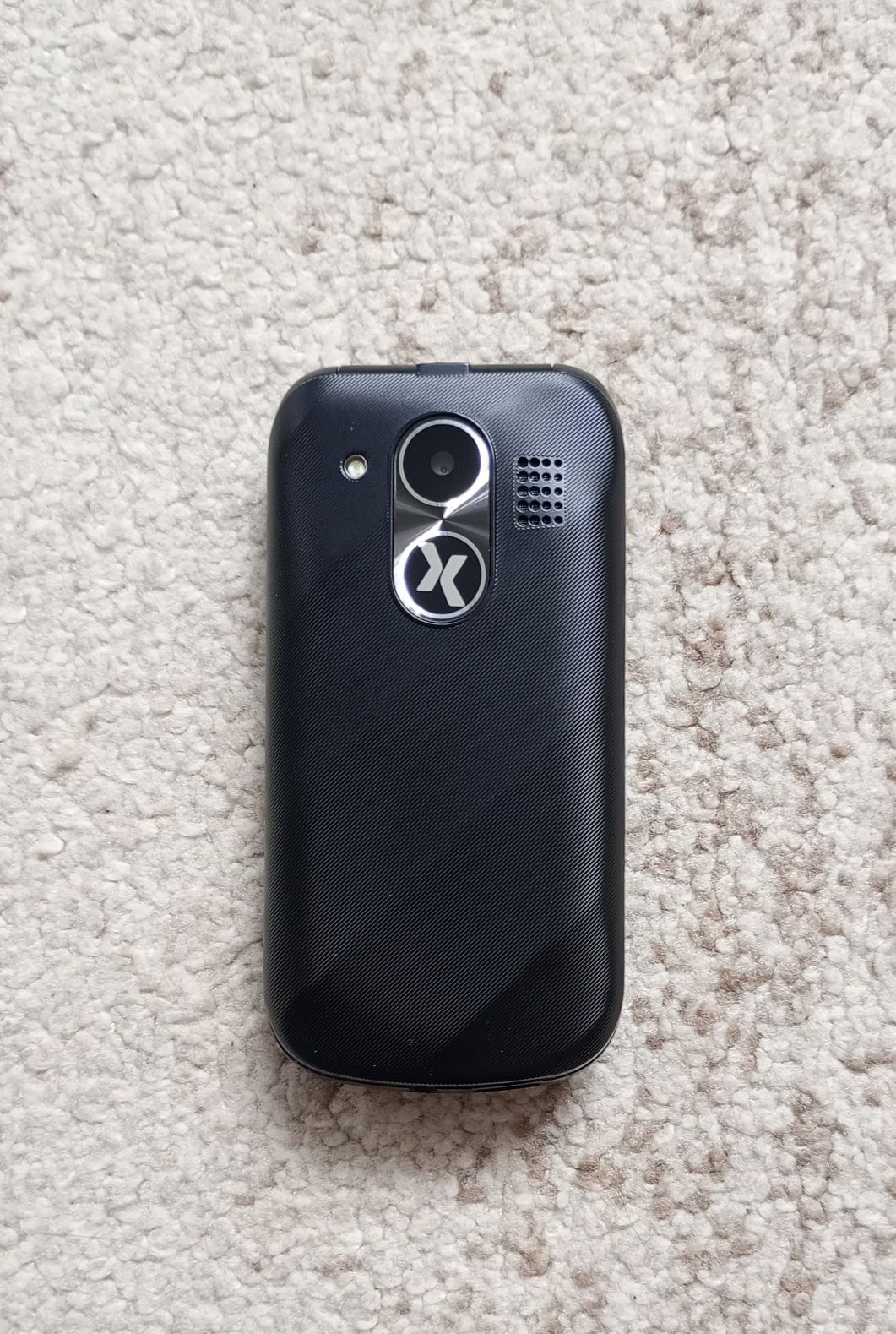 Telefon z klapką MAXCOM MM815