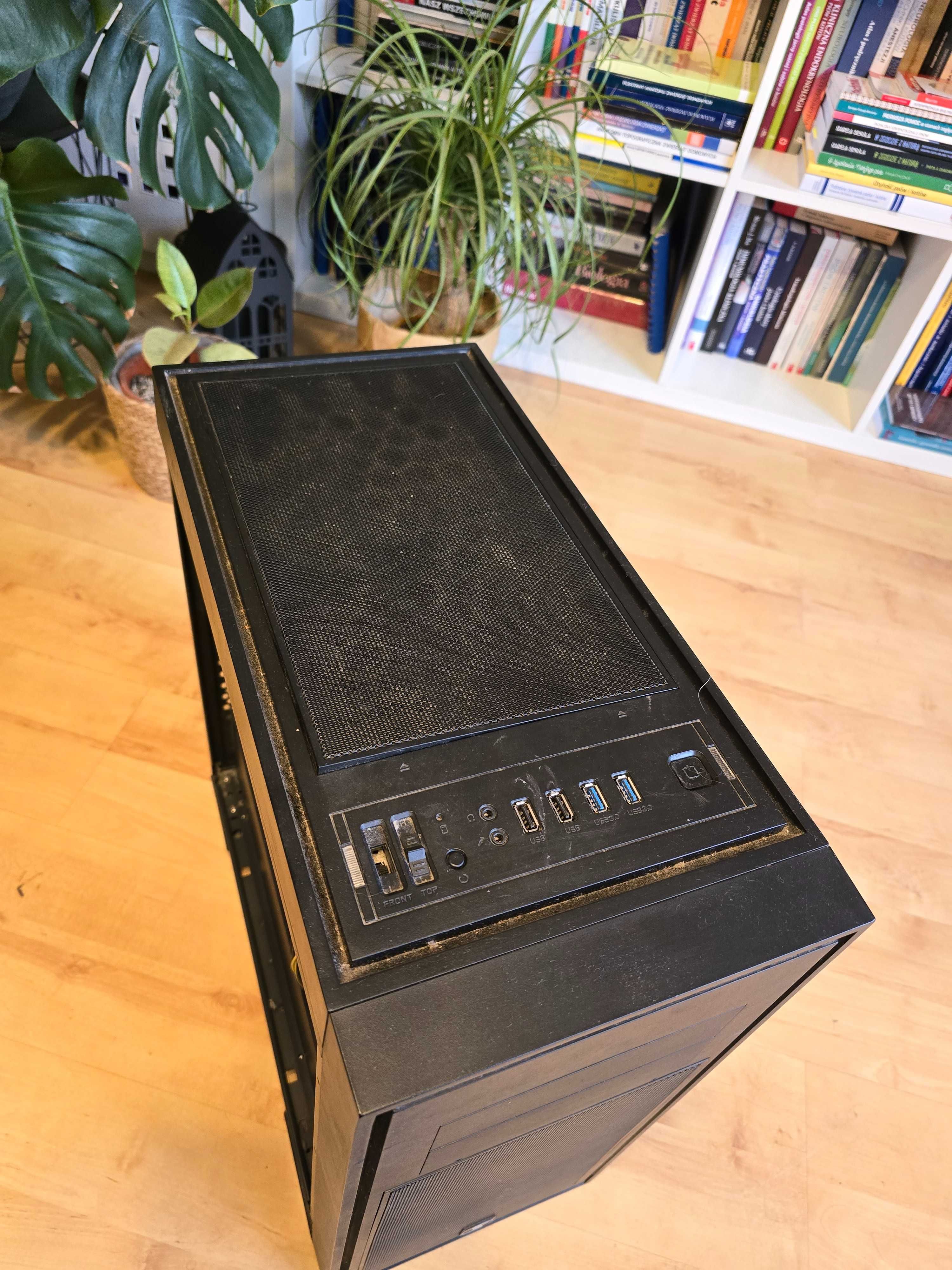 Komputer Stacjonarny dla Graczy I7-7700K 16GB RAM Grafika 2080 Ti 11GB