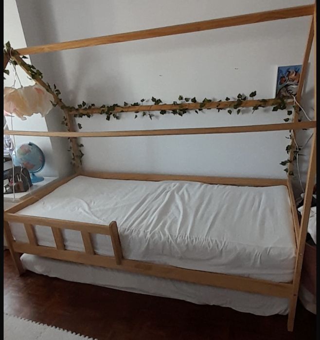Cama (bicama) casinha de madeira