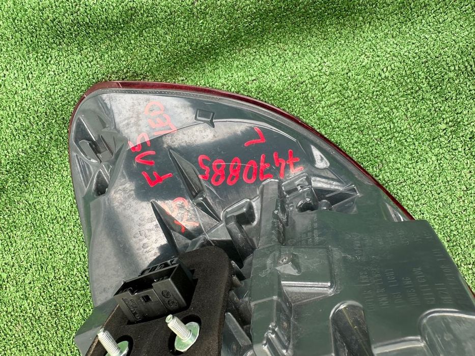 lampa tył tylna lewa w błotnik bmw x5 f15 led