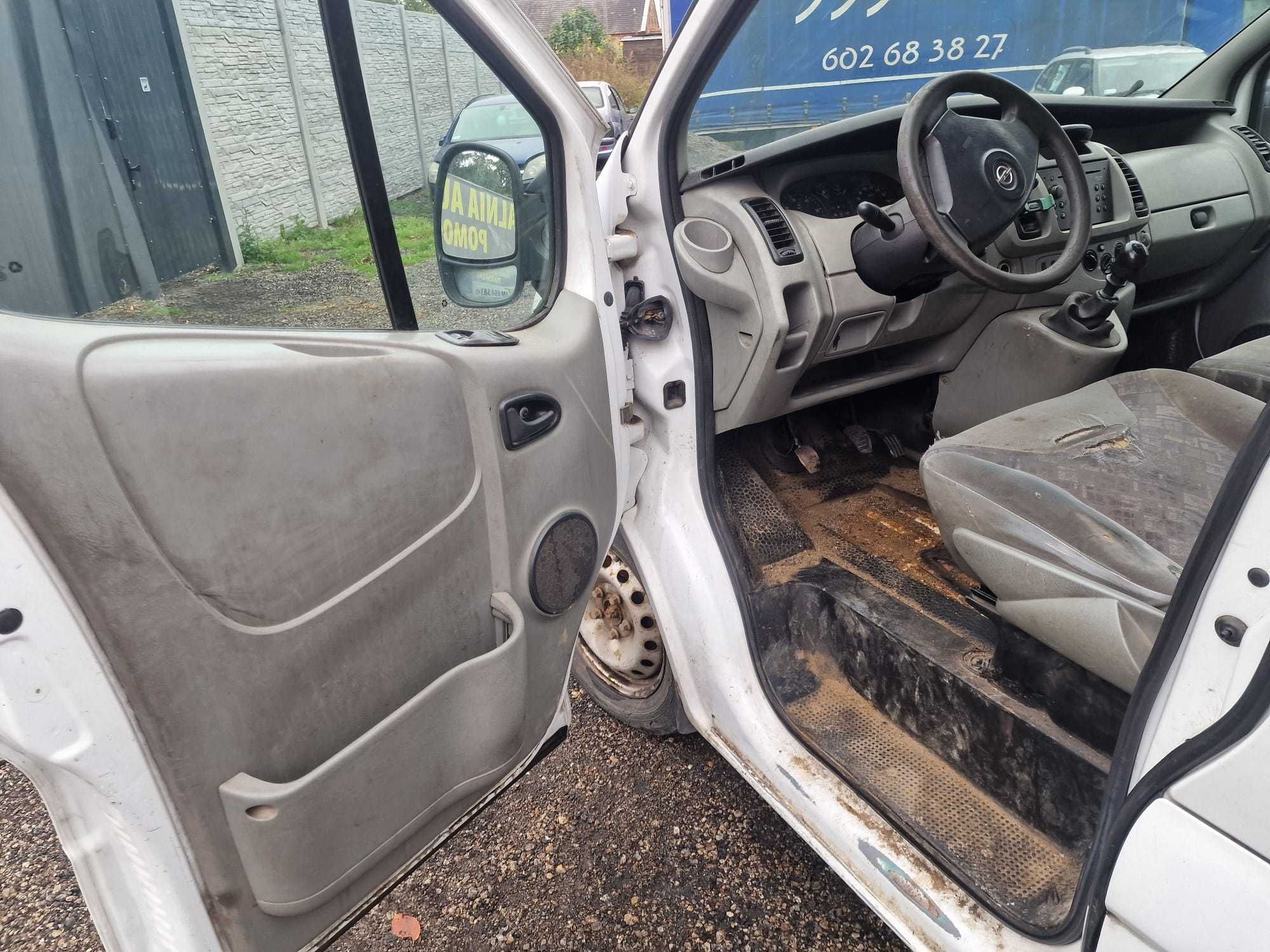 błotnik przód przedni opel vivaro II  1.9dci  lak l474