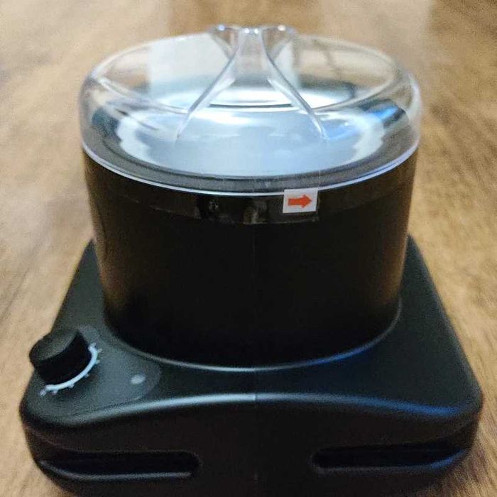 Podgrzewacz do wosku w puszkach Depileve Barbepil 400g Czarny