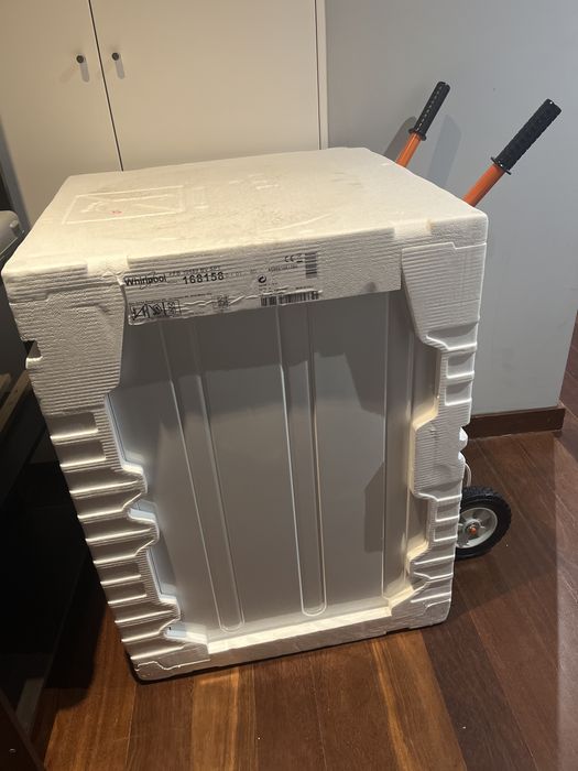 Máquina de Lavar Roupa FFB 10489 BV SPT 10Kg 1400RPM WHIRLPOOL