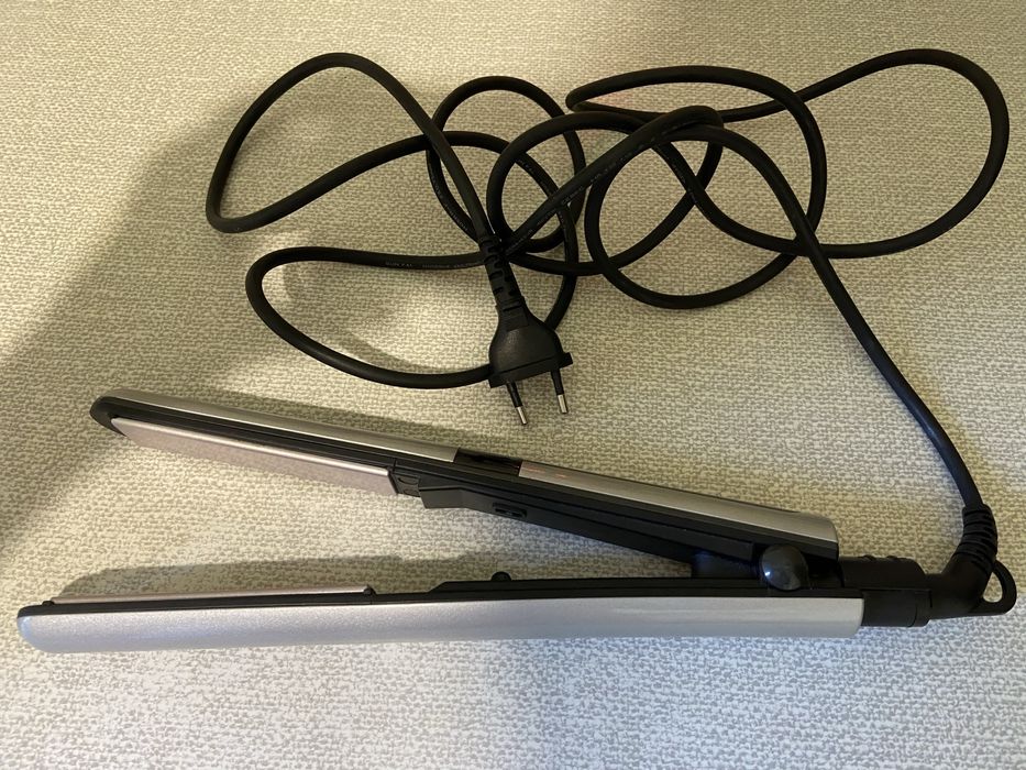 Продам плойку Филлипс в новом состоянии. Цена 2500 грн.