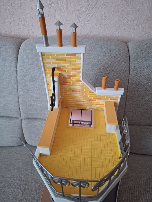 Іграшковий будинок леді баг