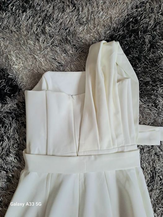 Dopasowana sukienka na jedno ramię Molly roz S