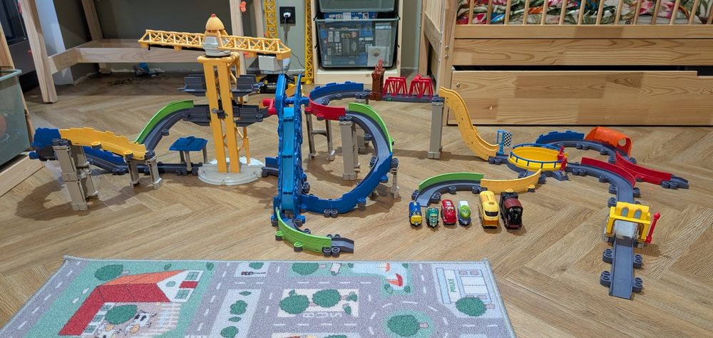 Zestawy Stacyjkowo + 6 ciuchci