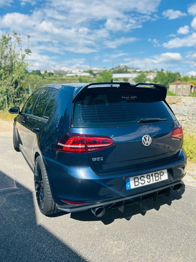 VW Golf GTI 320cvs