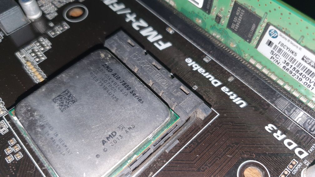 GIGABYTE GA-F2A88XM-HD3 + AMD A10 7850K 4x3.7ghz,DDR3 8GB FM2 100% OK