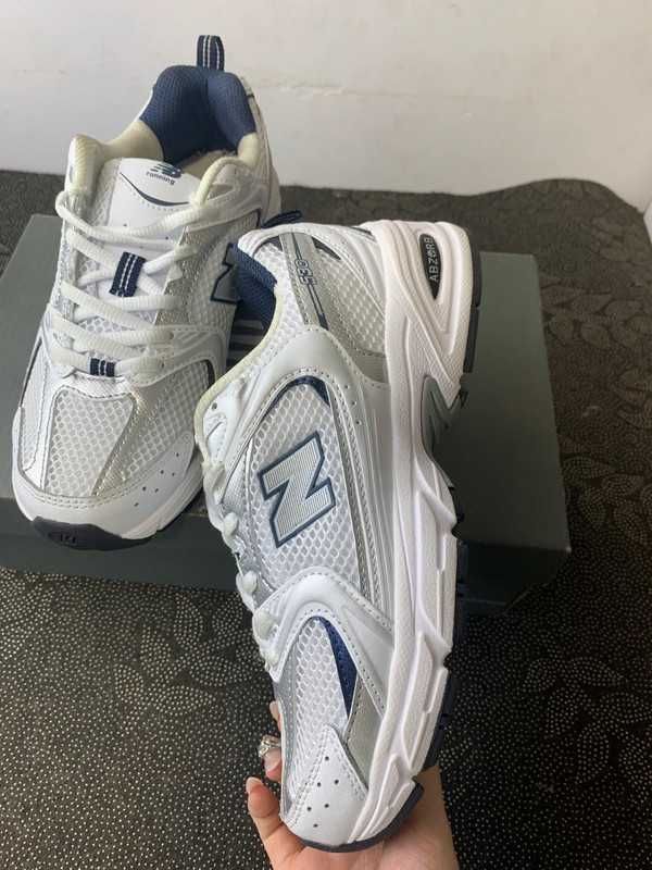 white* Damskie New Balance530 UnisexTrampki roz. 40