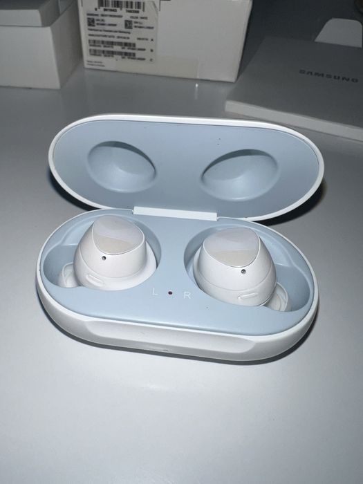 Навушники Samsung Galaxy Buds