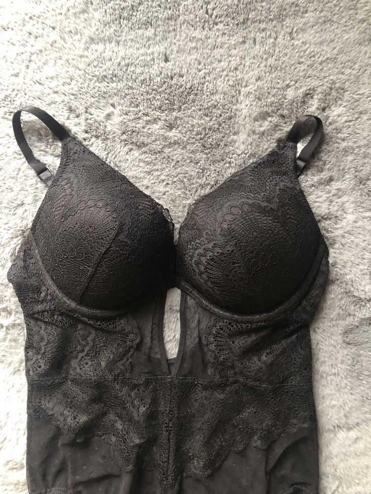 289. Nowe. Koronkowe body super push-up H&M czarne. Miseczka C/B