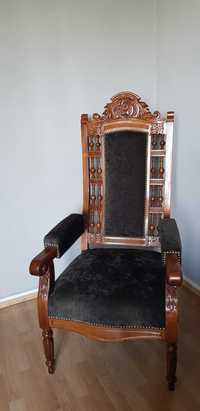 Stylowy, drewniany fotel - tron