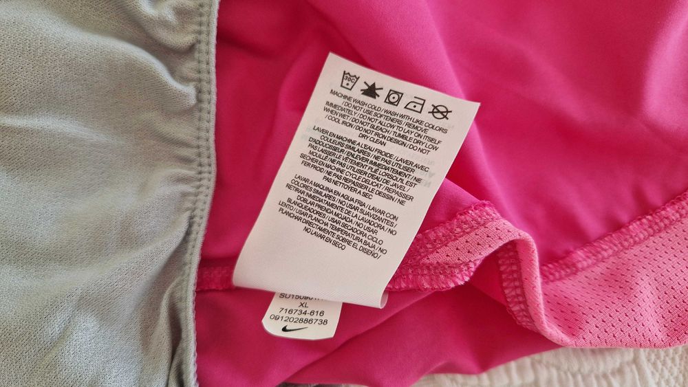 Calções Nike rosa, tamanho XL