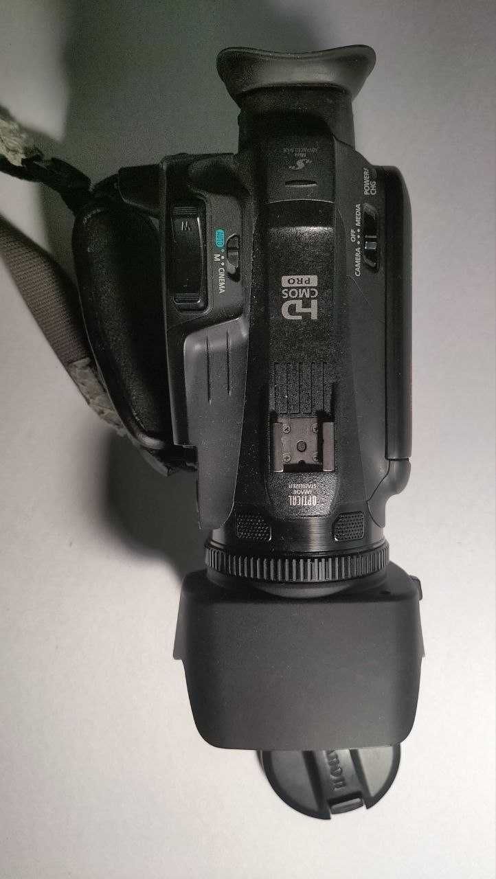 Відеокамера Canon Legria HF G40