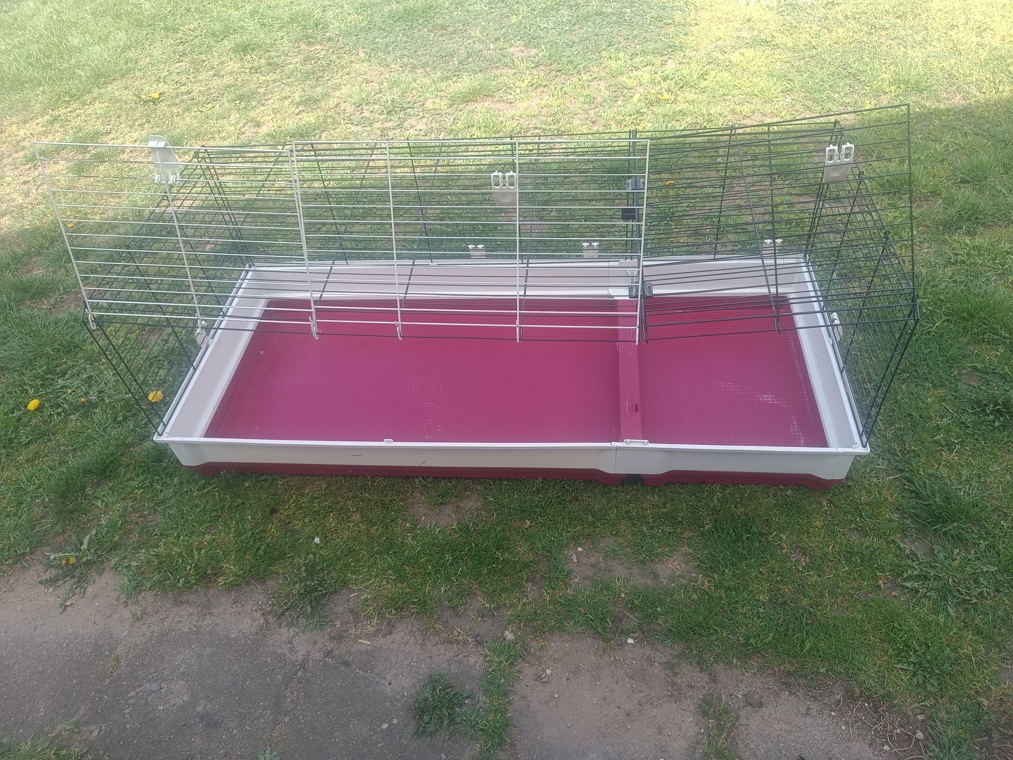 Sprzedam bardzo dużą klatkę dla zwierząt.