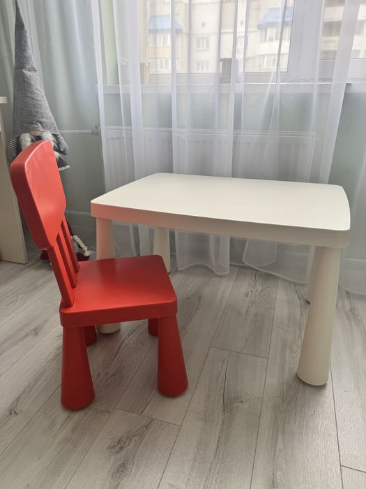 ІКЕА маммут стіл та стільчик