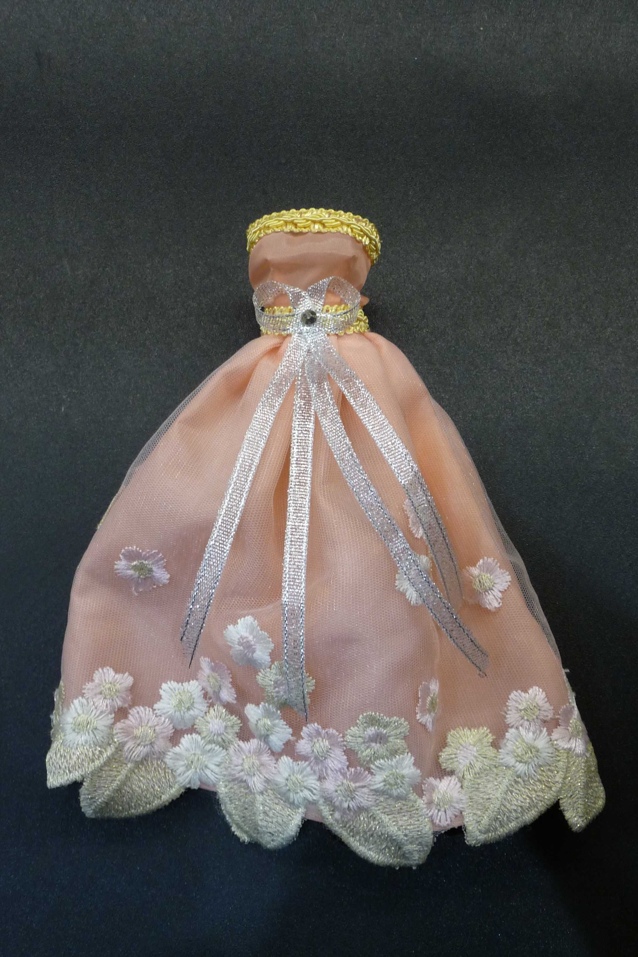 Sukienka balowa dla lalki Barbie