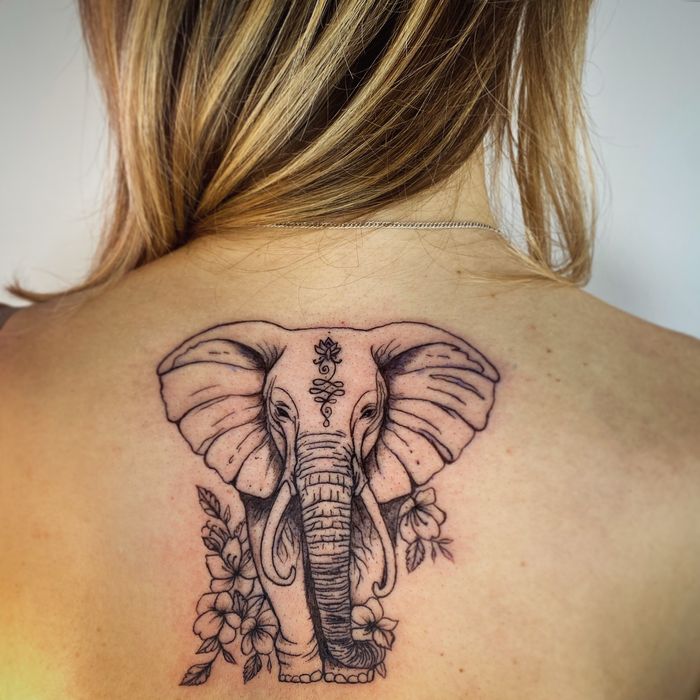 tatoo,Тату мастер,міні тату,патріотичне тату,модель