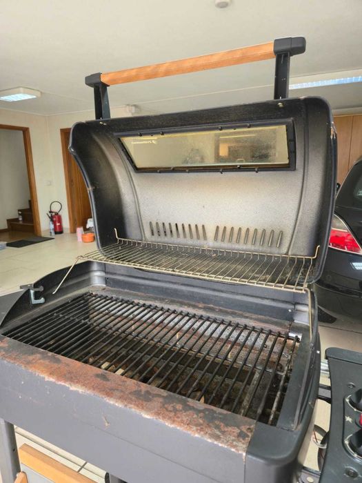 Grelhador a Gás CAMPINGAZ com Tampa e Cobertura — Bom Estado