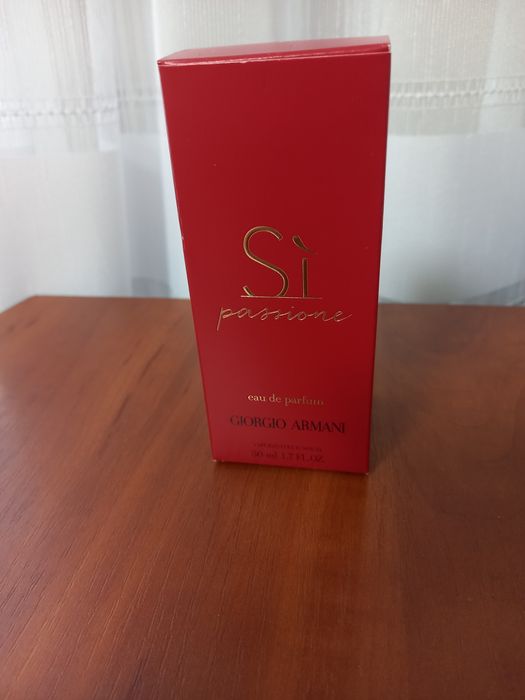 Коробочки від оригінальних парфумів