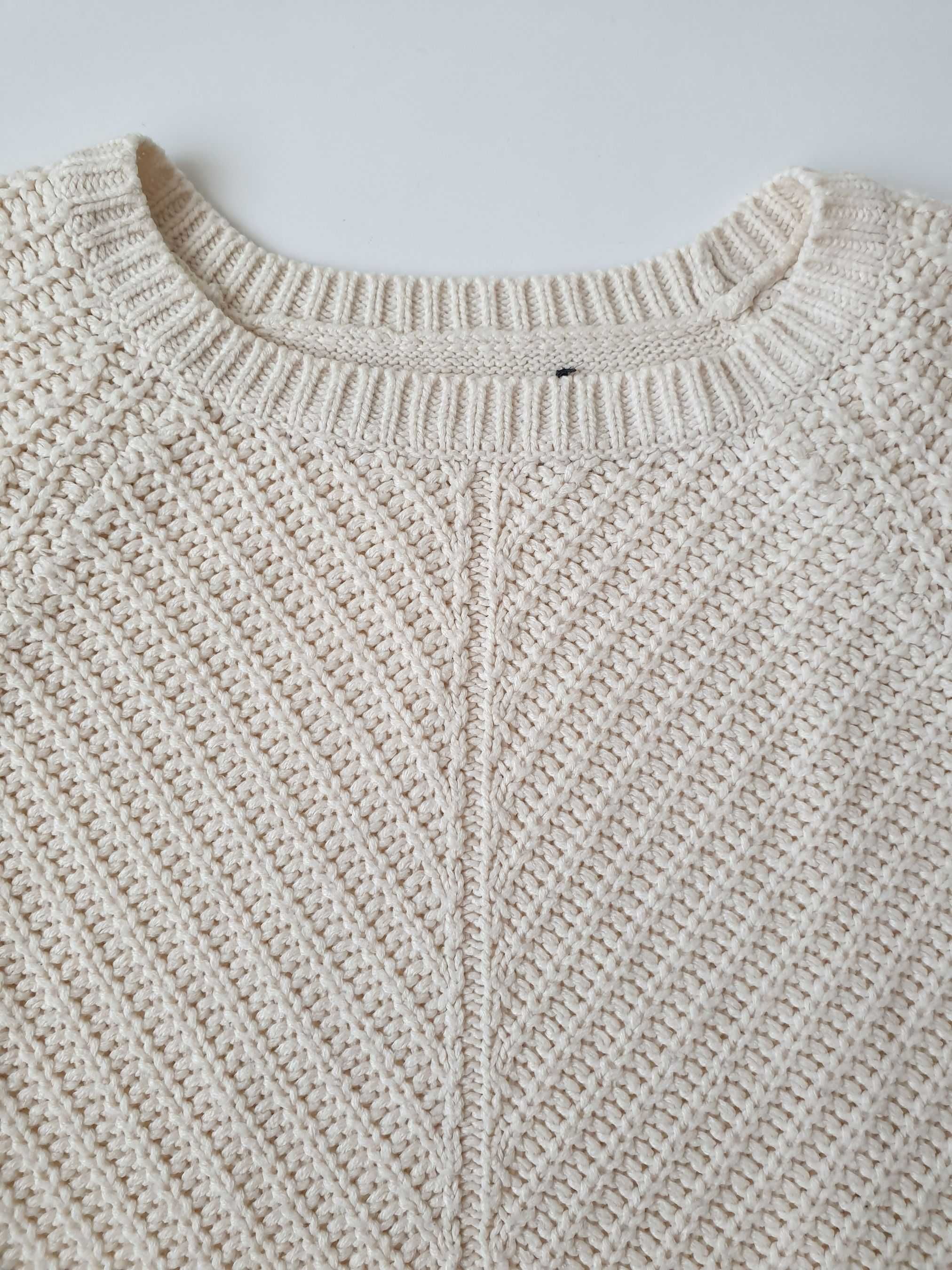 Sweter Śmietankowy Kremowy Luźny Krój Dłuższy Tył Klasyczny Casual M