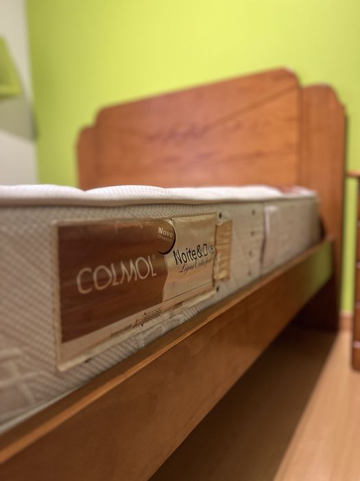 Conjunto Cama + Cabeceira + Cómoda