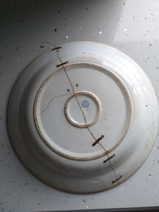 Prato redondo pintado á mão