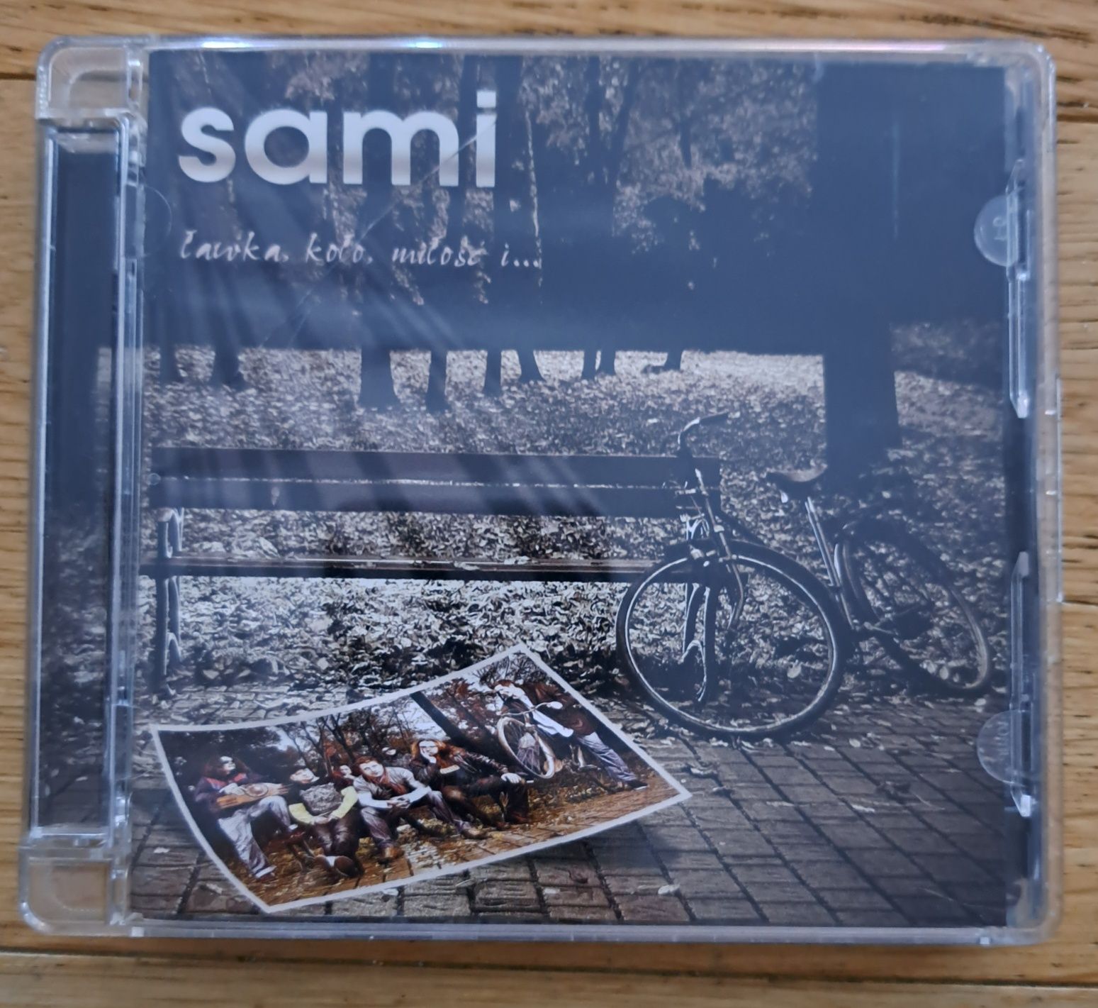 Sami Ławka, koło, miłość cd