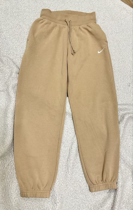 Жіночі спортивні штани Nike
