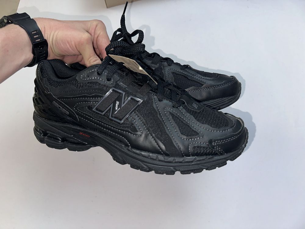 Кросівки new balance 1906 рвані агресивні