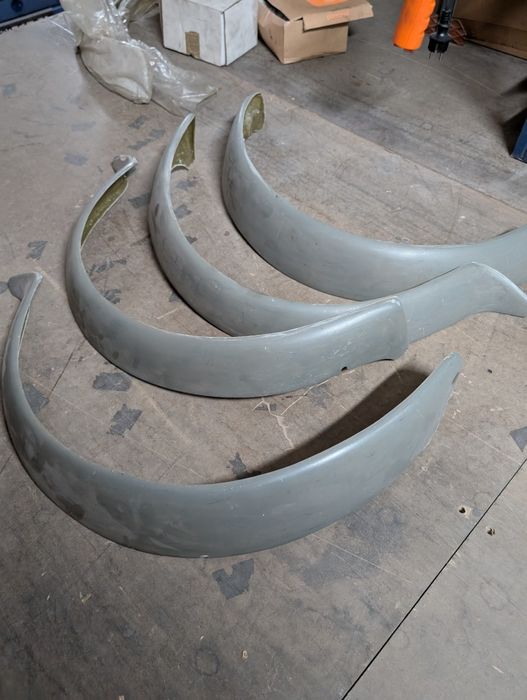 Muitas peças para mini classic novas e usadas