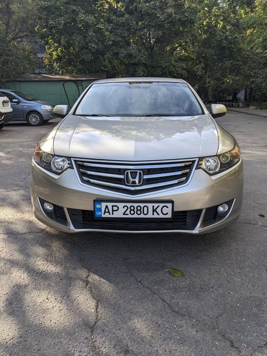 Продам автомобиль Хонда аккорд 8