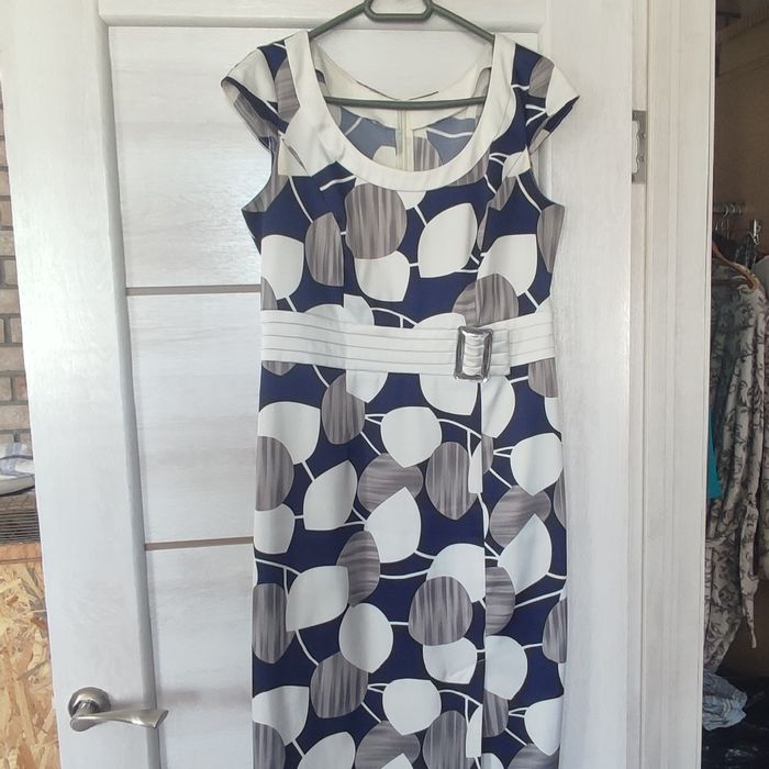 Деловое, нарядное платье