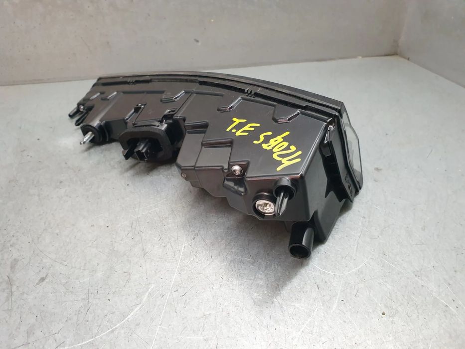 Farolim da mala esquerdo RENAULT Symbioz