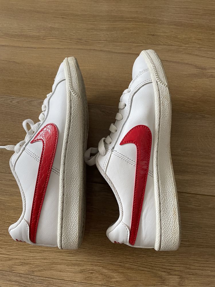 Buty Nike r.36  Court Royale