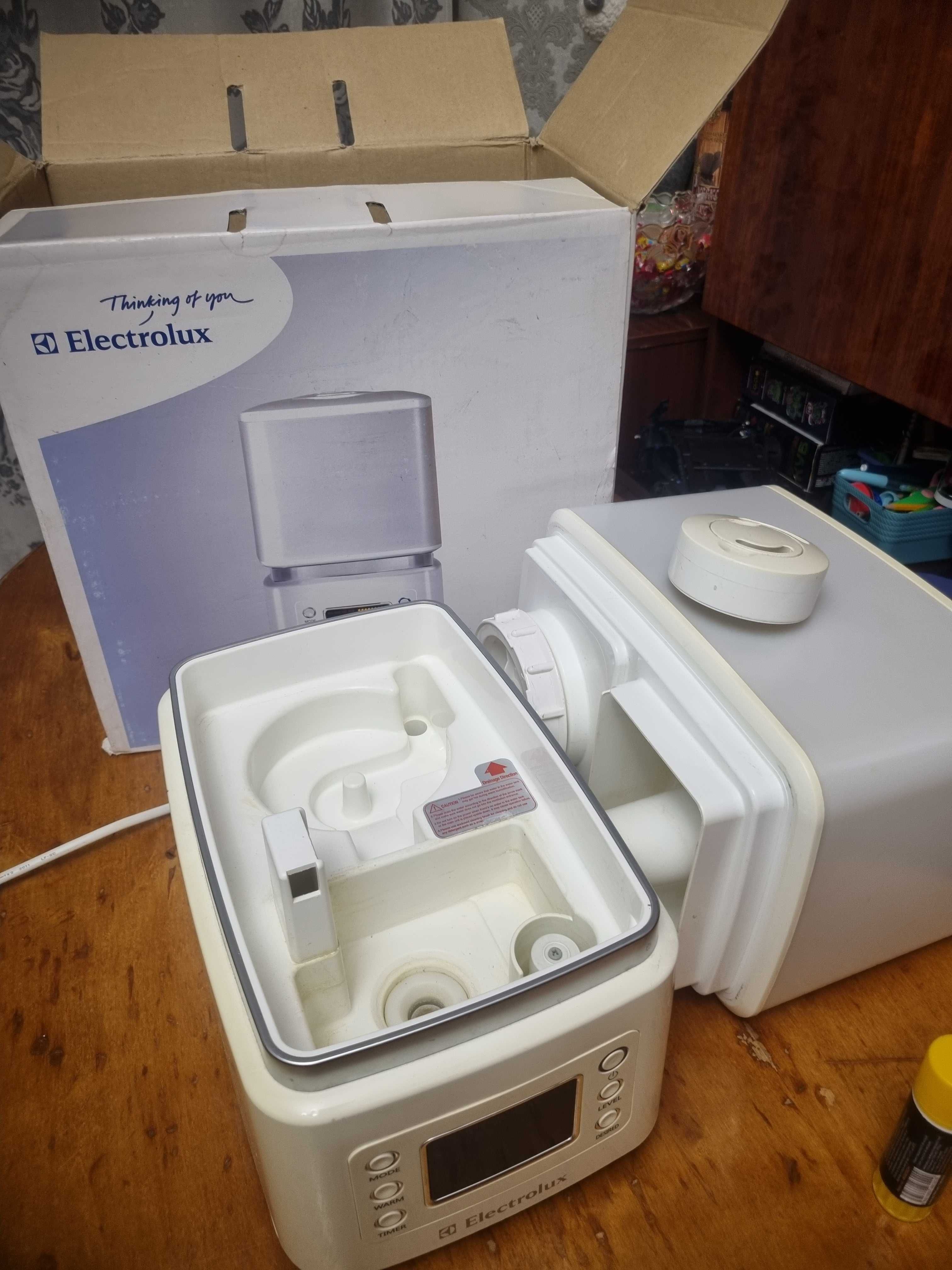 Продам зволожувач повітря Electrolux EHU-3510D