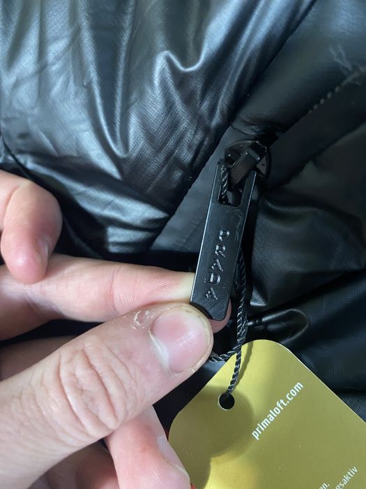 Жилетка prada, НА РУКАХ!