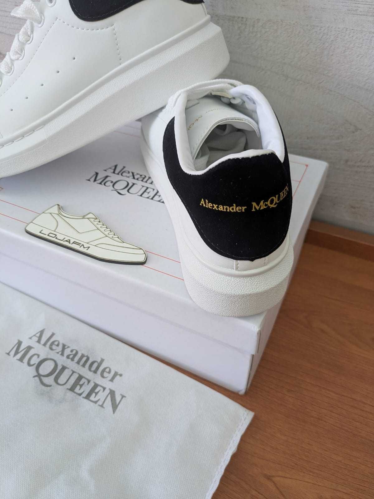 Sapatilhas Alexander McQueen brancas, novas