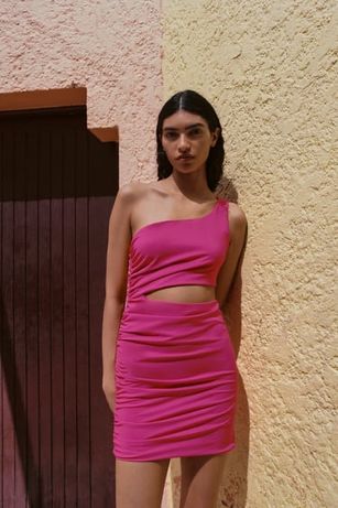 Różowa drapowana mini sukienka Zara S cut out