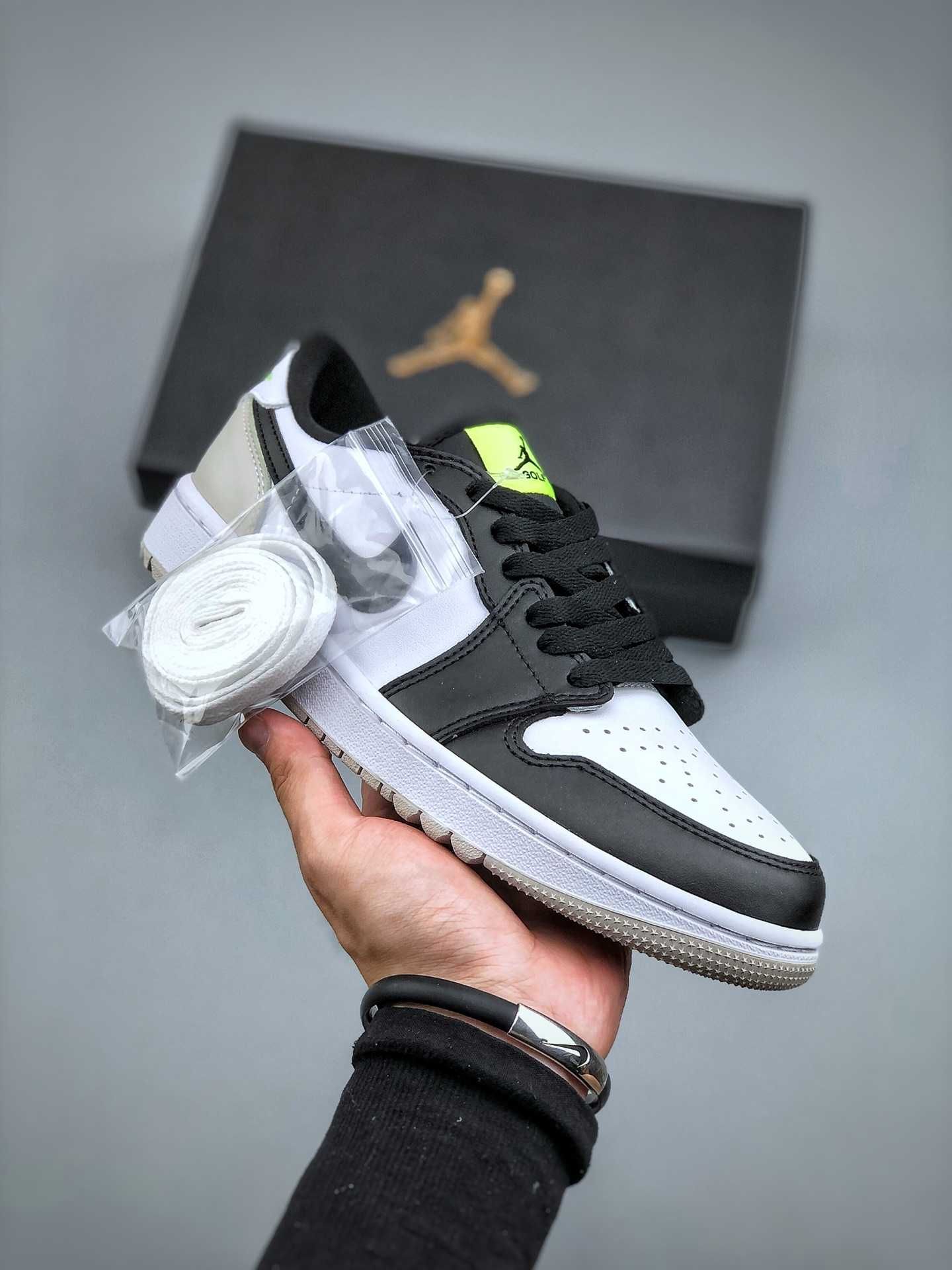 Jordan 1 Retro Low Golf Phantom Volt